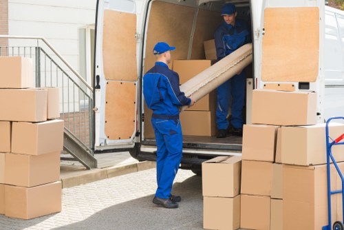 Moving van service for homes in Grove Park